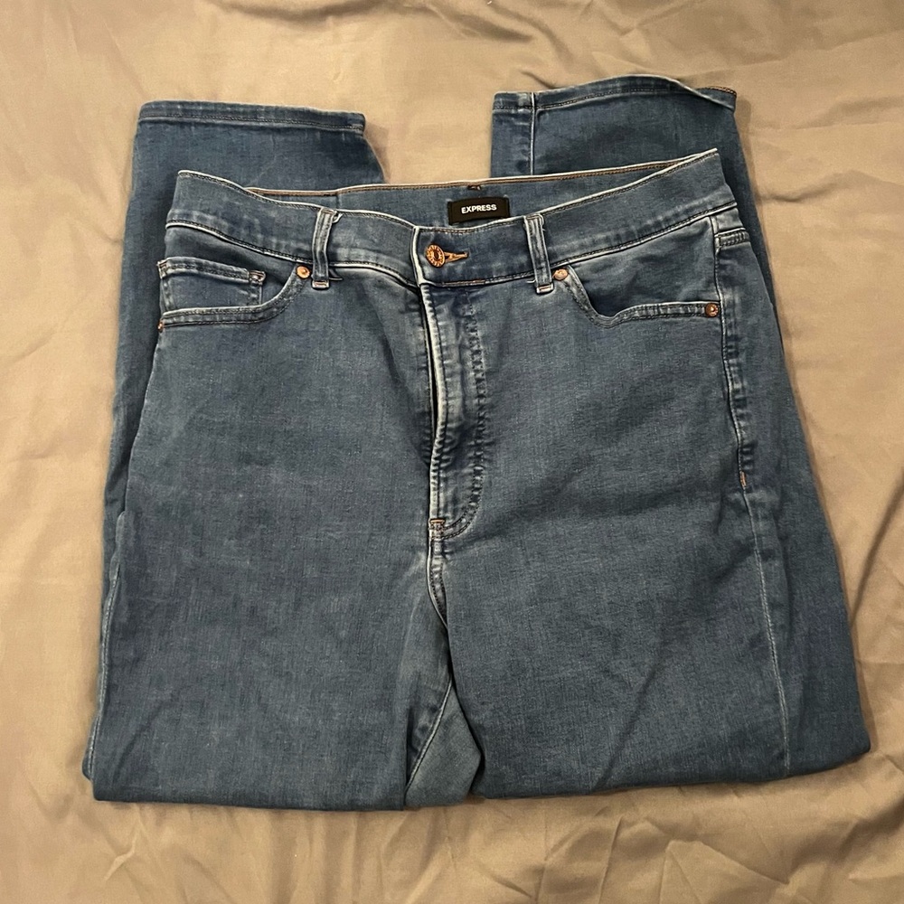 Express Super High Rise Mom Jeans